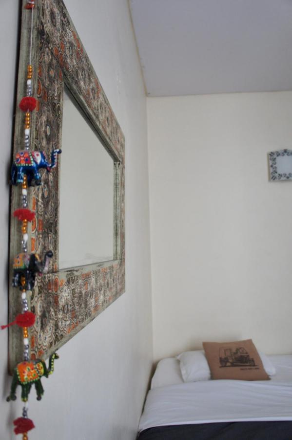 Bed And Chai - Boutique Stay & Tours Új-Delhi Kültér fotó